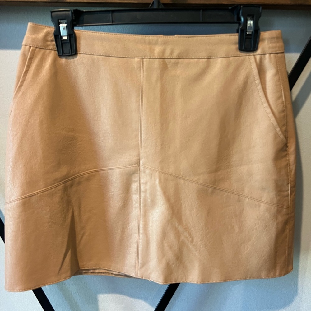 Mini Vegan leather skirt in tan